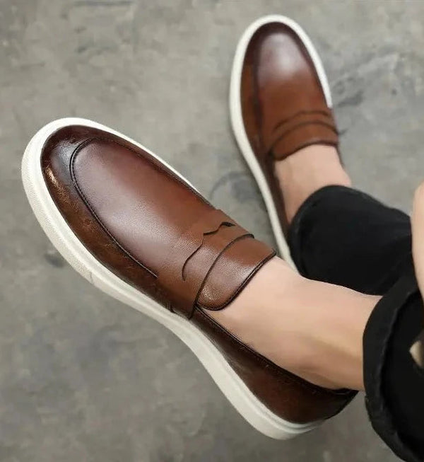 Zapatos ortopédicos de verano, cómodos y modernos