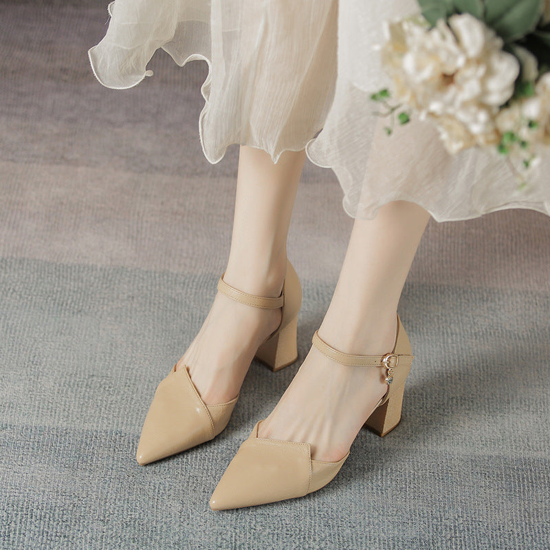 Elegante sandalia de tacón bloque