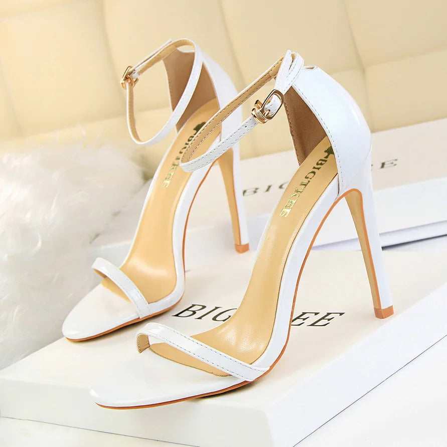 Sandalias ortopédicas elegantes y transpirables