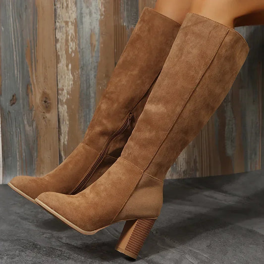 Botas de apoyo elegantes y detalladas
