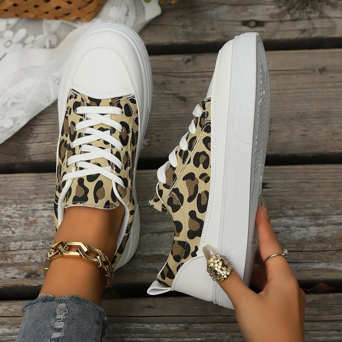 Zapatos ortopédicos de apoyo y a la moda