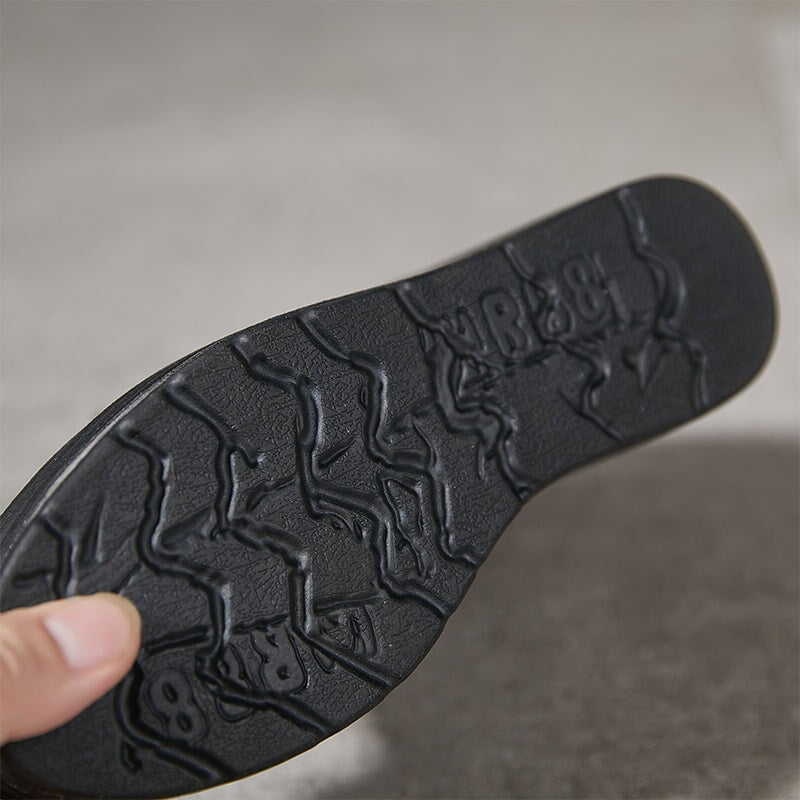 Botas ortopédicas de verano, cómodas y modernas.