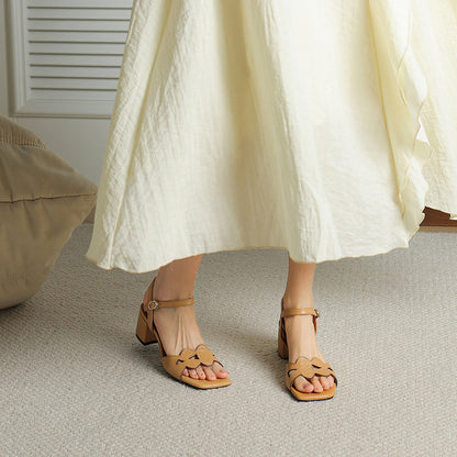 Sandalias ortopédicas cómodas y elegantes para el verano.