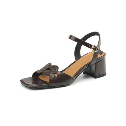 Sandalias ortopédicas cómodas y elegantes para el verano.