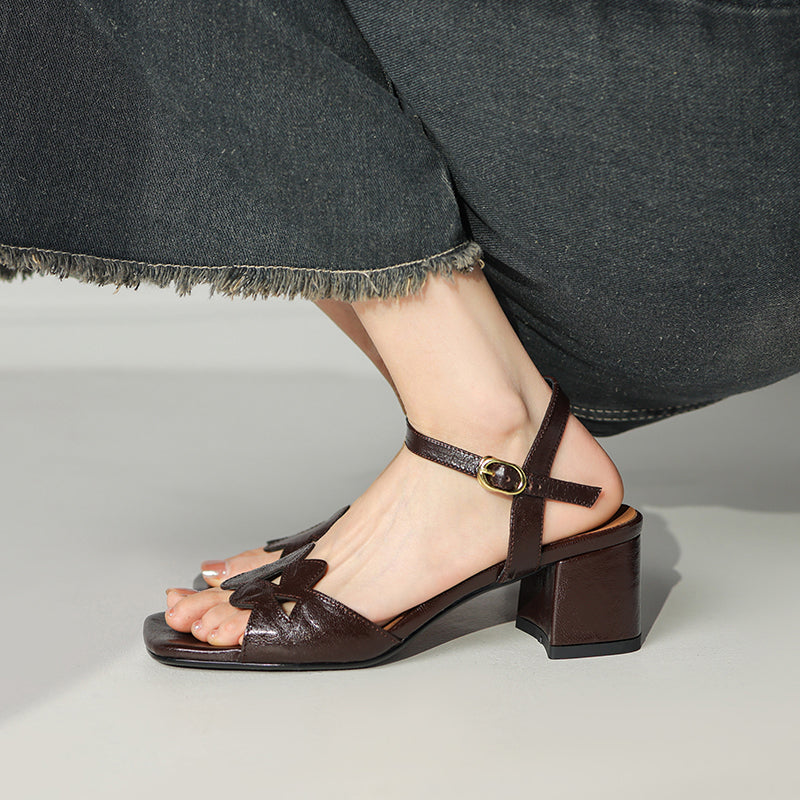 Sandalias ortopédicas cómodas y elegantes para el verano.