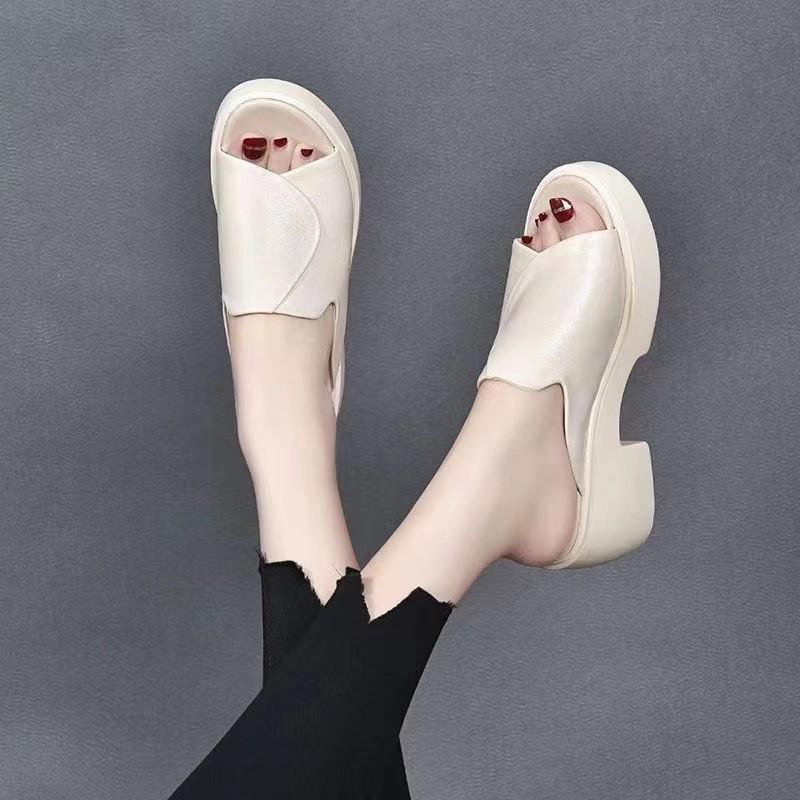 Calzado ortopédico de verano con estilo y sujeción